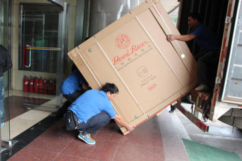 梨林镇钢琴贵重工艺品无忧运